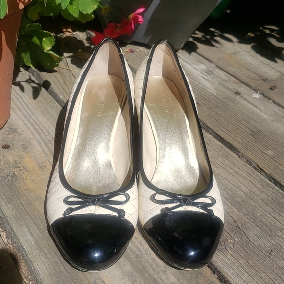 NINE WEST Cream Black Quilted Pumps Heels - Picture 2 of 8